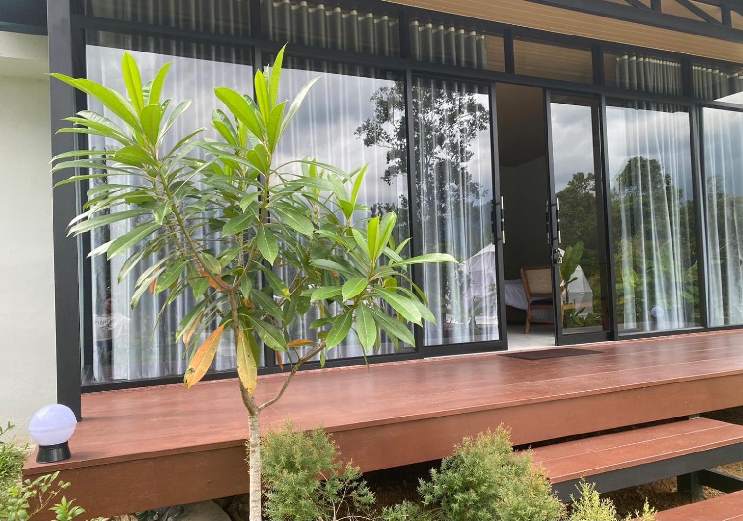 ホテル Cosy Garden Khao Sok Khao Sok National Park エクステリア 写真