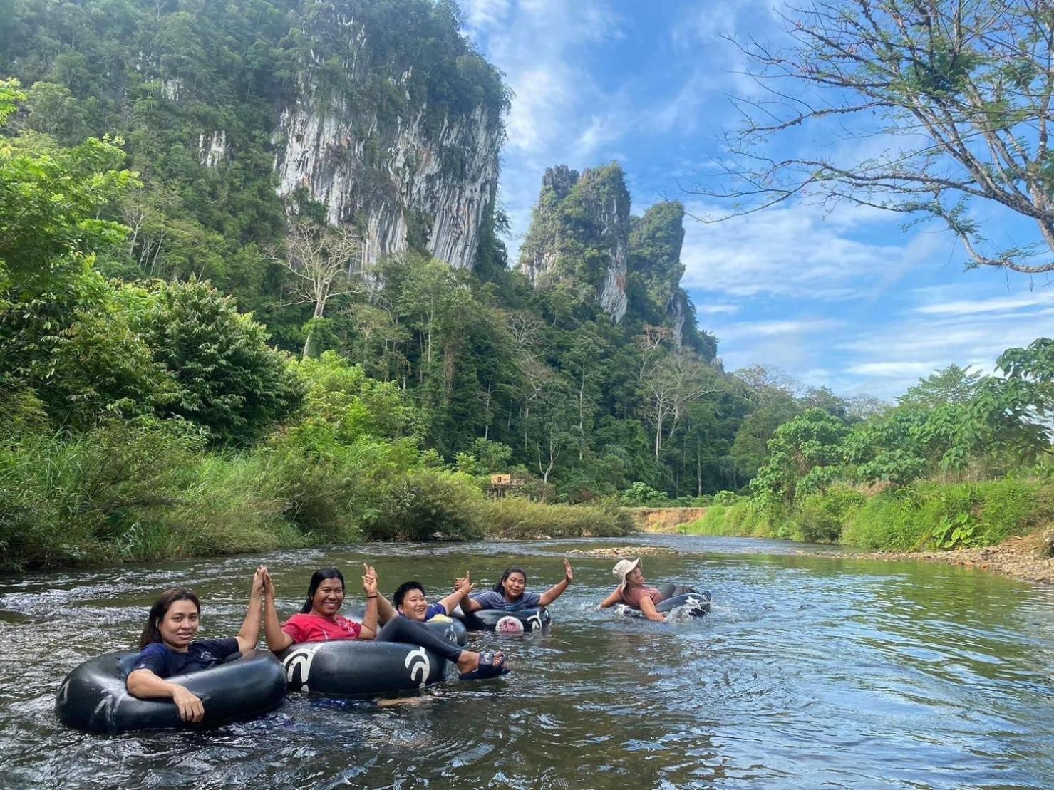 ホテル Cosy Garden Khao Sok Khao Sok National Park エクステリア 写真